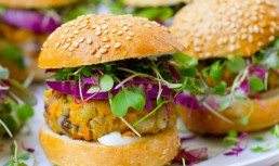 5 restaurante din București unde să mănânci dacă ești raw-vegan